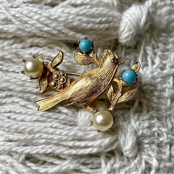 Vintage Bird Faux Pearls Turquoise Miniature Gold Tone Unsigned Brooch Pin - Picture 10 of 10